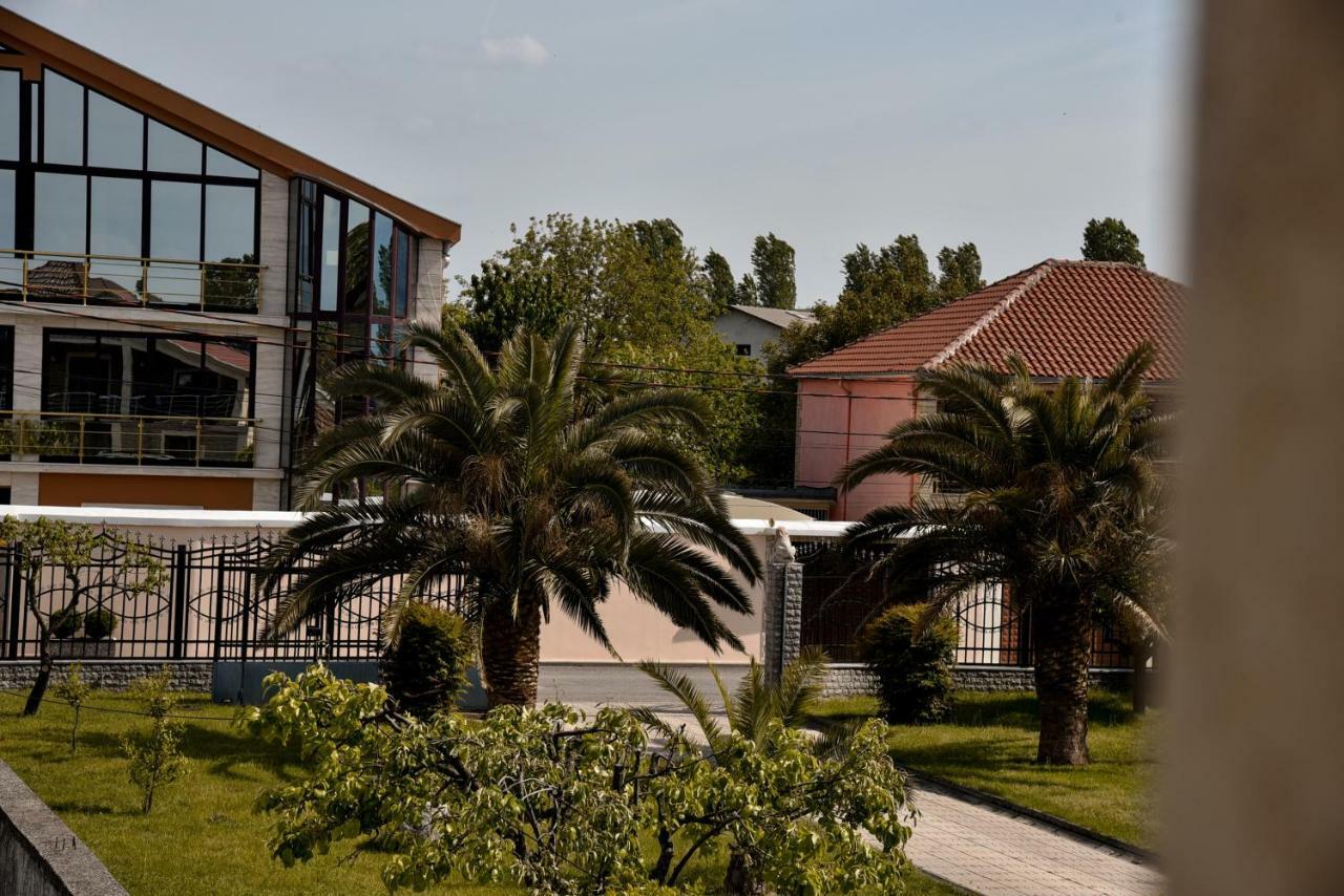Villa Garden Shkodra Bagian luar foto